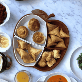 Apple Shape Tray (Plastic Material) Random Color