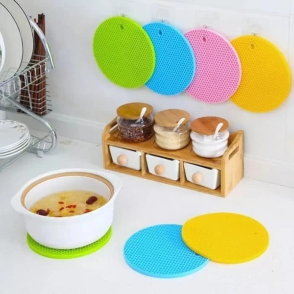 Silicone Matt Heat bowl Placement Anti Scalding Non-Slip Pad - Image 2