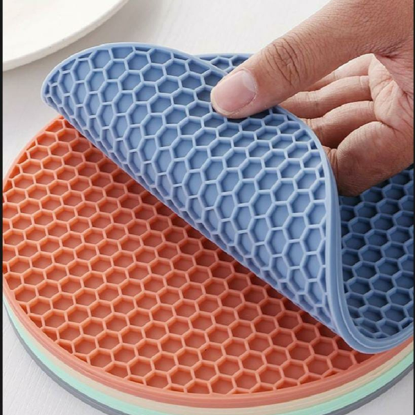 Silicone Matt Heat bowl Placement Anti Scalding Non-Slip Pad - Image 3