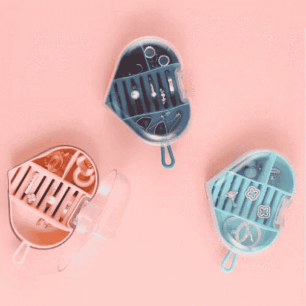 Acrylic Heart Shape Jewelry Organizer, Portable Heart Jewellery Holder - Image 3